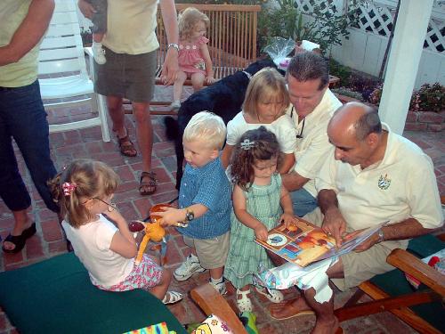 Caroline's party- Opening presents .jpg 43.5K